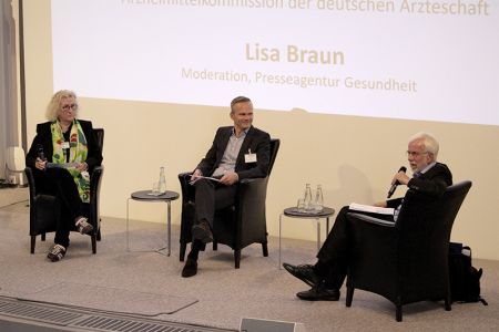 Podiumsdiskussion beim Brennpunkt Onkologie mit Lisa Braun, Bork Bretthauer und Wolf-Dieter Ludwig